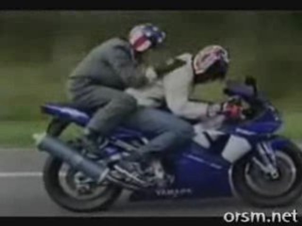 Essai moto avec vendeur
