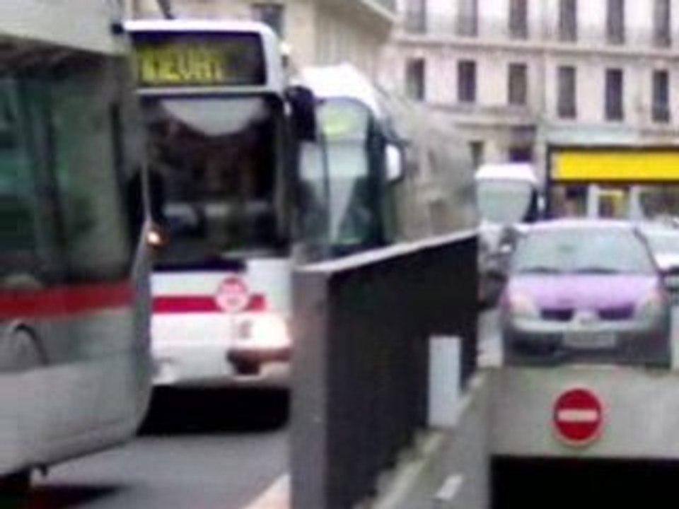 23122008413 Petit train de C3 rue Grolée