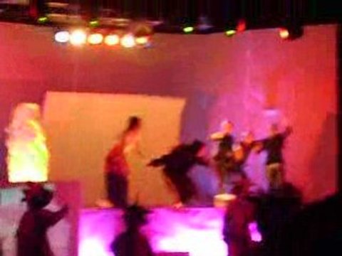 Spectacle de noel 208 A Petit pas Quasimodo