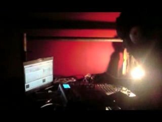 Live beatmaking show of Saneyes for the Trad Vibe party