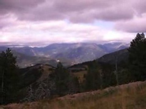 ESTEBAN PEREZ FAIT LA QUEUE LEU LLA FAMILLE PEREZ EN ANDORRE