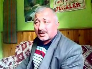 Dernkpazarında bir çay ocağında e yamali yamali