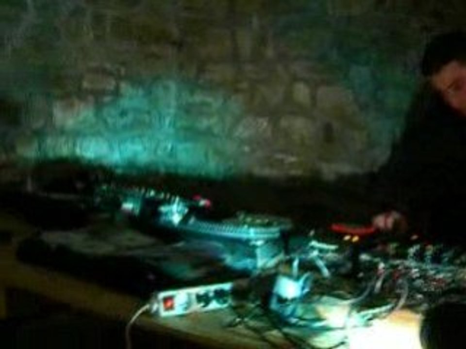 Tek-hilarant au bar "La grand'maison"