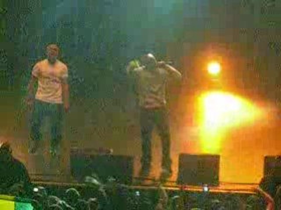 psy 4 de la rime a l'olympia!!