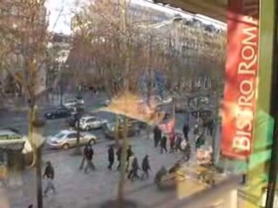 bistro romain sur les champs elysee