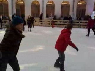 Marie bapteme patin glace halle au ble