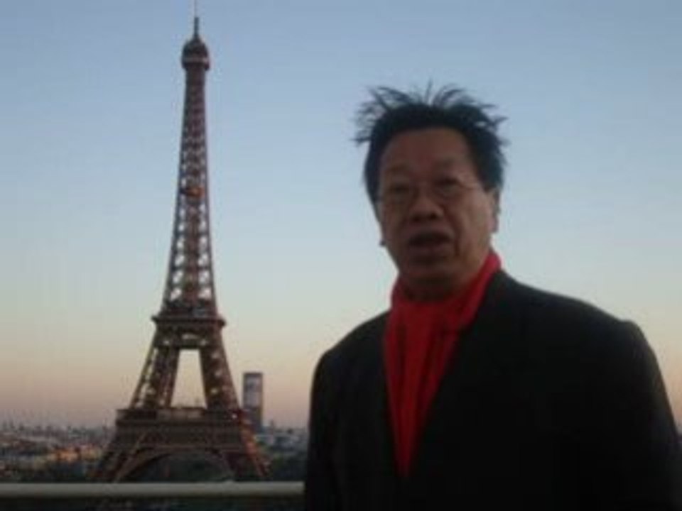 TRAN QUANG HAI chante le chant vietnamien "CO LA"