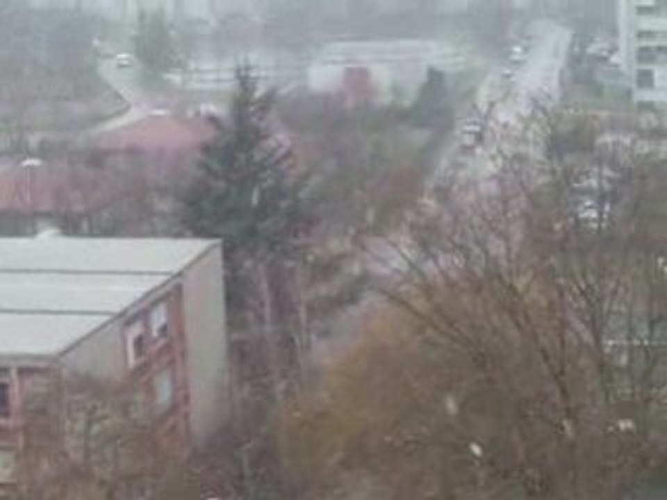 premiere neige de l'hiver 2008 /2009 sur Vaulx en velin