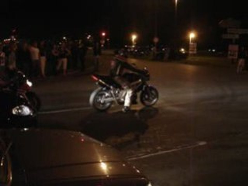 SV650 avec flammes