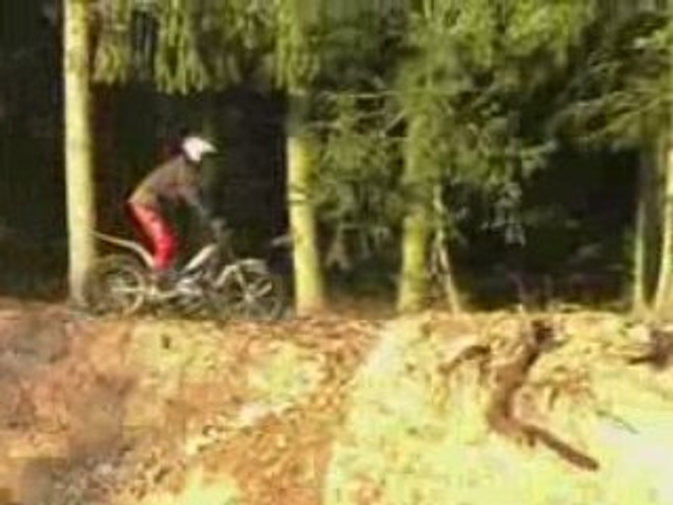 speedy auzon trial chute moto