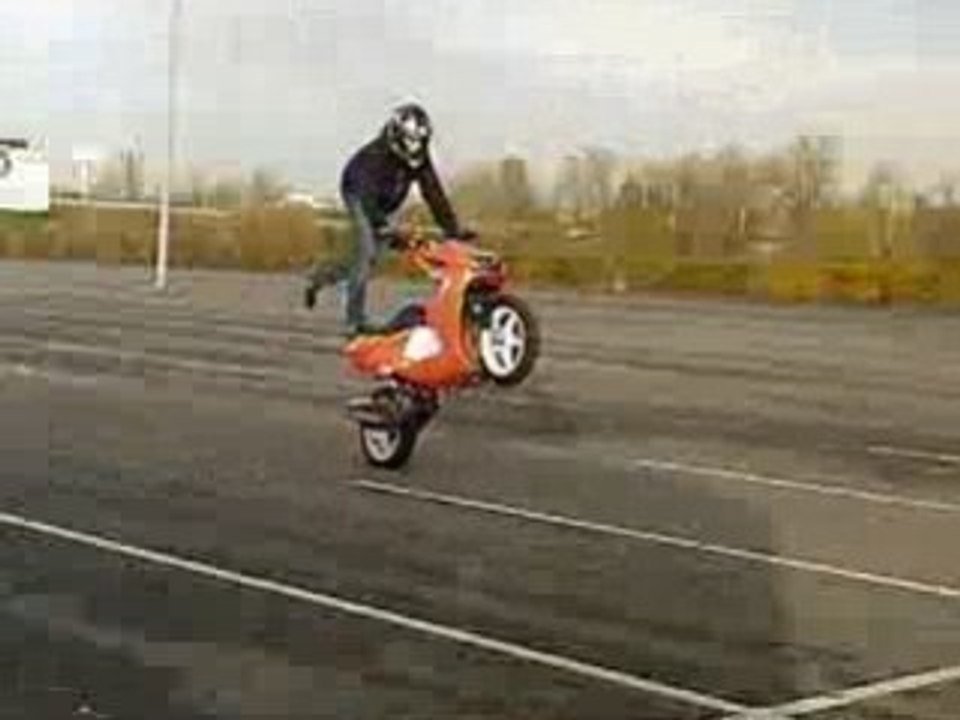 nitro stunt  la barre au prochaine video