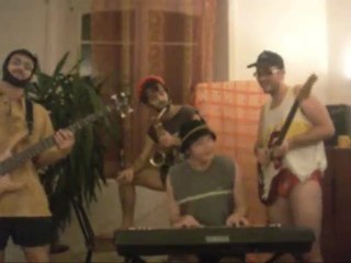 Clip de "touchez pas à la mer"