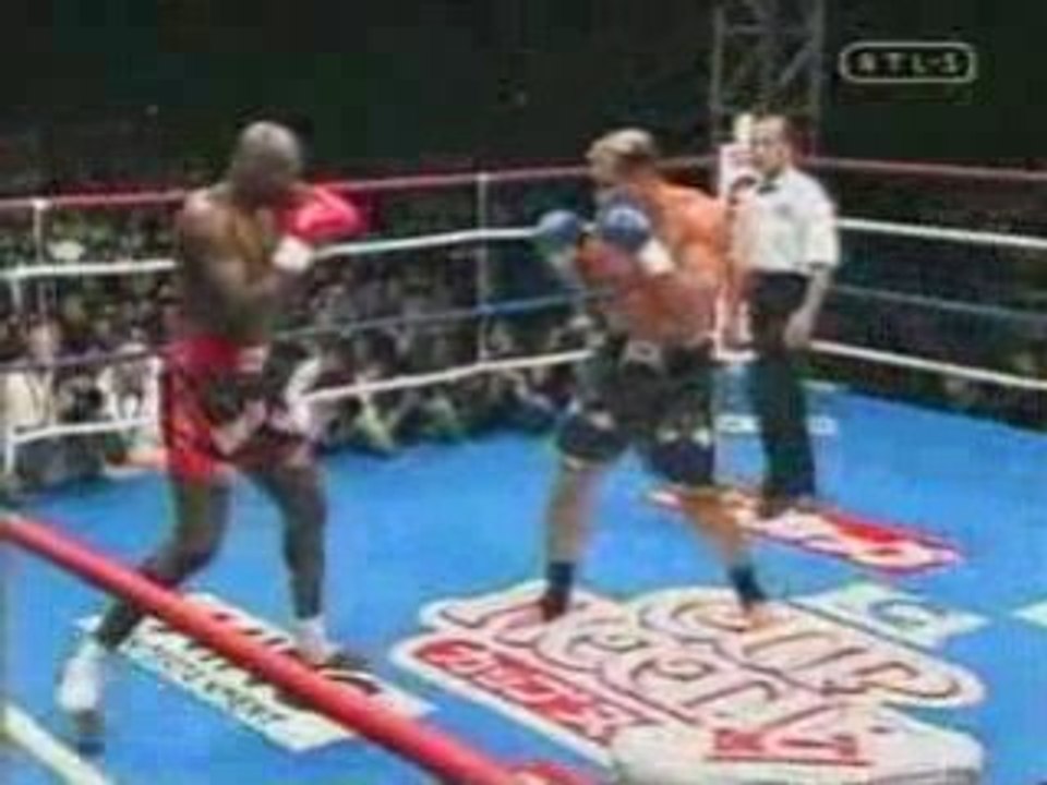 Jérome Le banner vs Ernesto Hoost (Grand Prix Final 1999)
