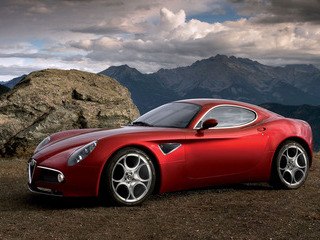 Alfa Roméo 8C Competizione, la super GT