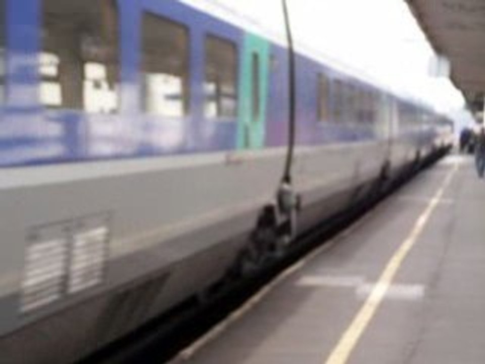 St Pierre des Corps - Départ d'un TGV