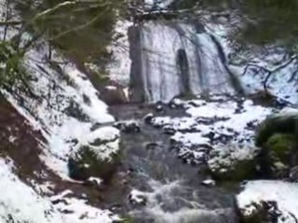 La Bourboule: Cascade des Vernières en hiver