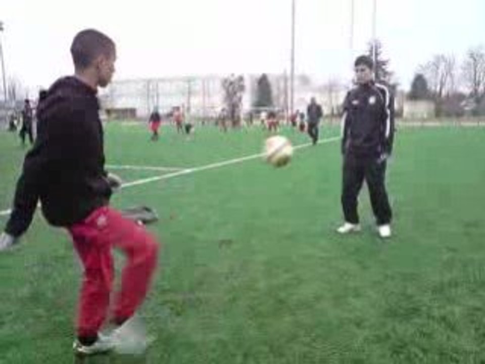 cassian(moi) et yassine foot freestyle technique c.ronaldo