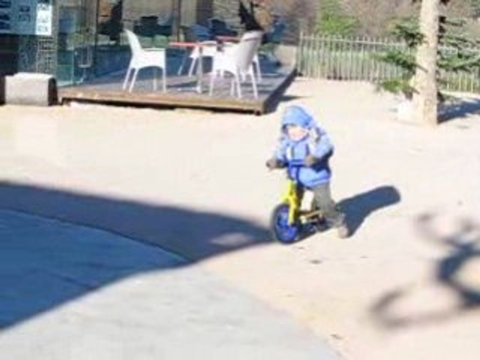 Pas encore 3 ans, déjà grand cycliste ! (1)