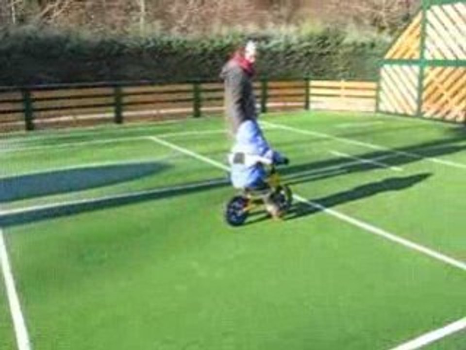 Pas encore 3 ans, déjà grand cycliste ! (2)