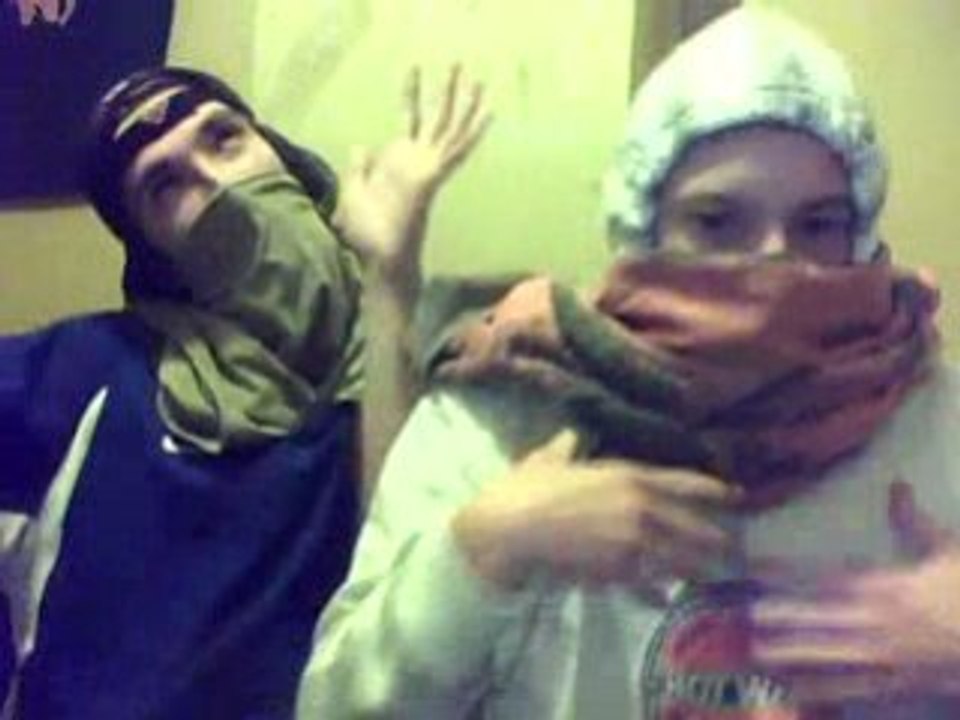 kéké feat le bear>< le gros ours