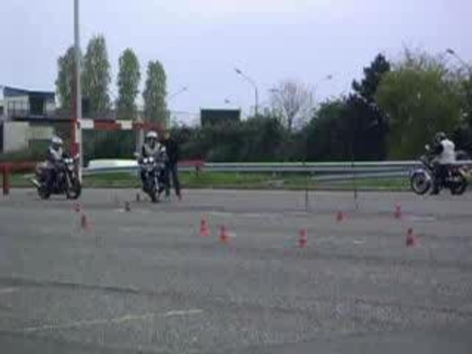 Epreuve permis moto - plateau