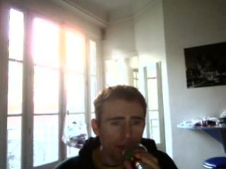 Wiwi égratigne "I'm yours"