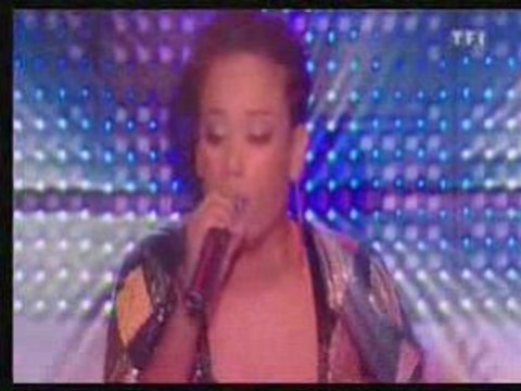 Amel bent concert de la tolerance a agadir 2008