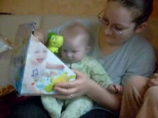 lily decouvre ses cadeaux !