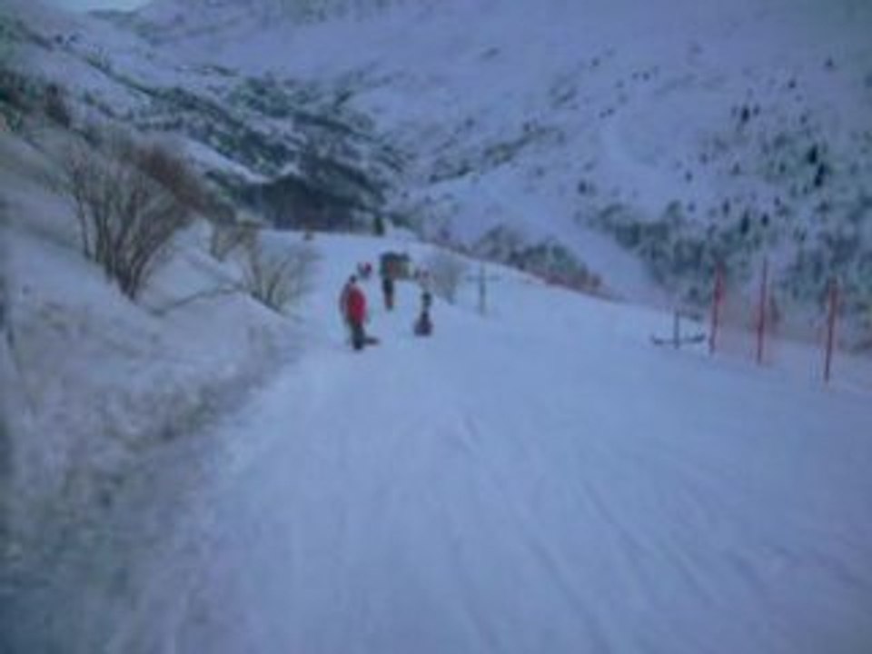 moi et mon couz entrain d'faire d'la luge