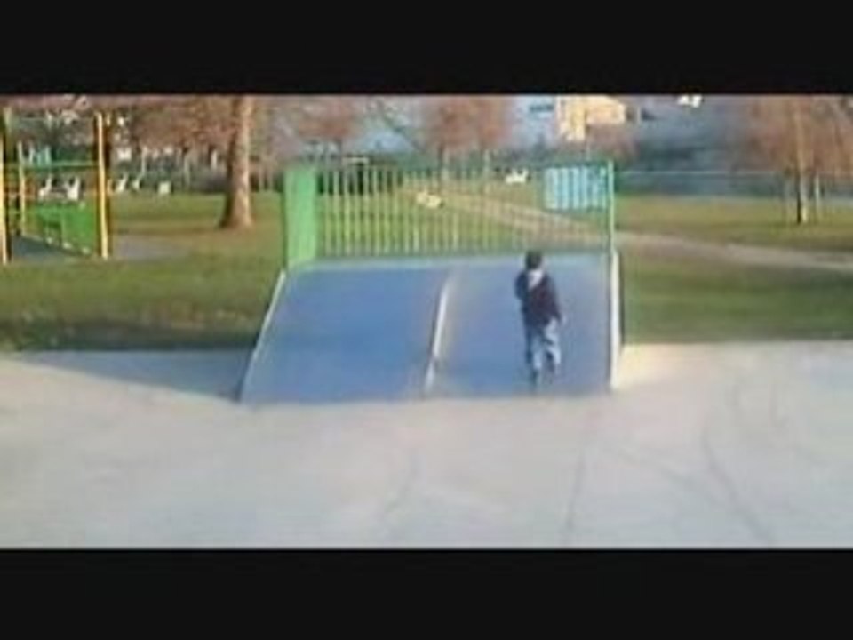 Version cinéma:Roller au skate parc de La Ferté sous Jouarre