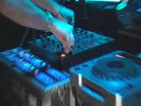 Sebastien Benett au complex le Must