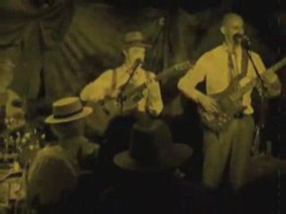 Orchestre guingette et rétro,  très original!