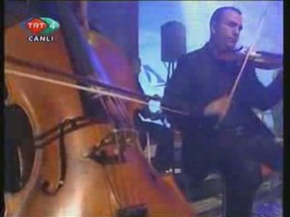 ZARA - BAHCALARDA MOR MENI