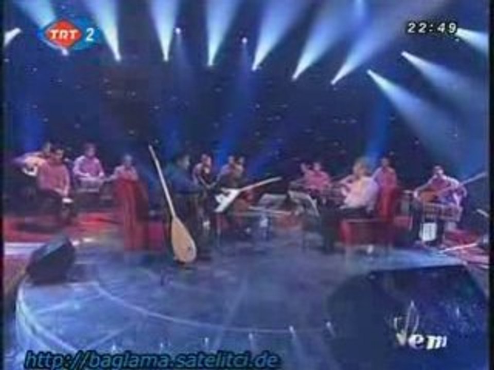 (Cengiz Özkan) Bahcalarda mor meni (Gaziantep yolu)