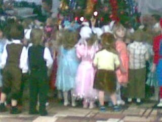 Утренник в детском саду у дочери Дарьи.