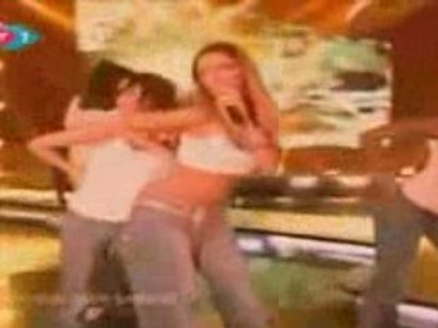 Hadise - Dum Tek Tek Mp3 indir Download