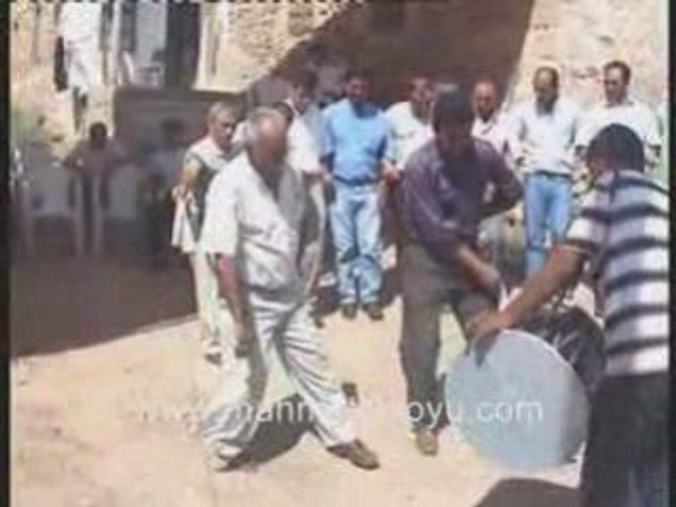 Hüseyin (dede) ve Senem AKGUN - Dügün 2007 -  2 agirlama