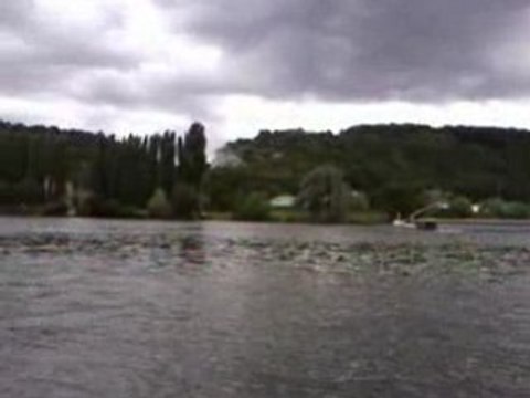 LE BATEAU A MOTEUR ELECTRIQUE