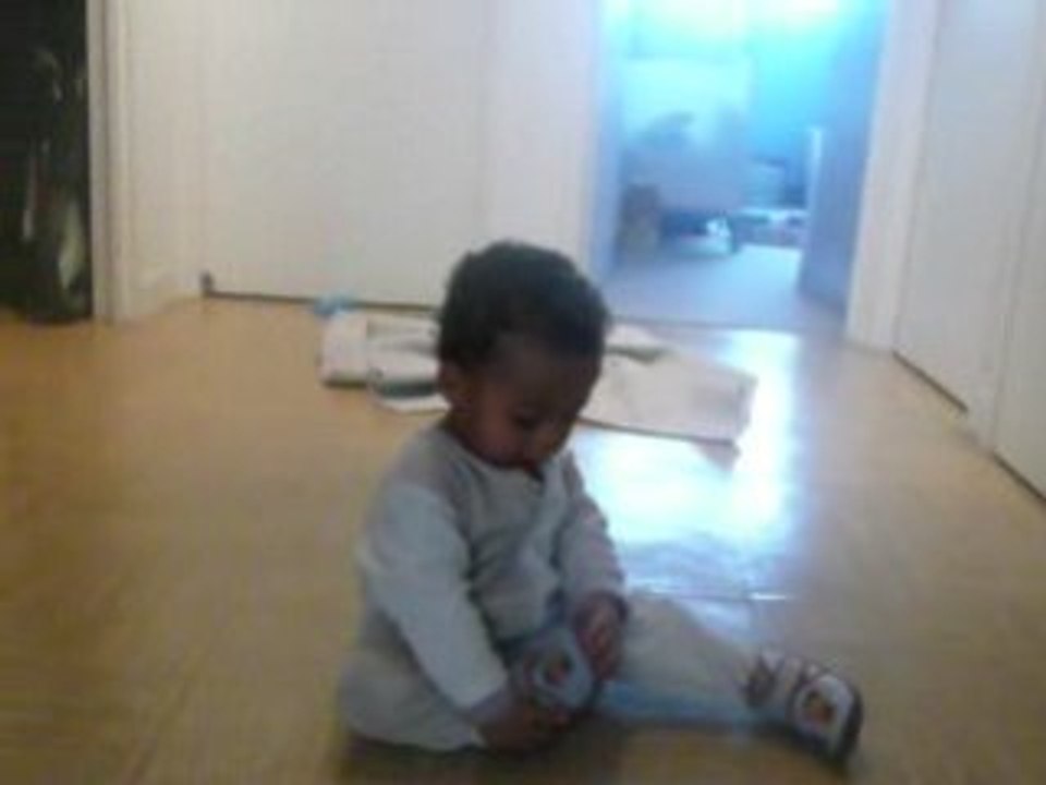 Ebby fait ses premiers pas 01er janvier 2009 - 14 mois