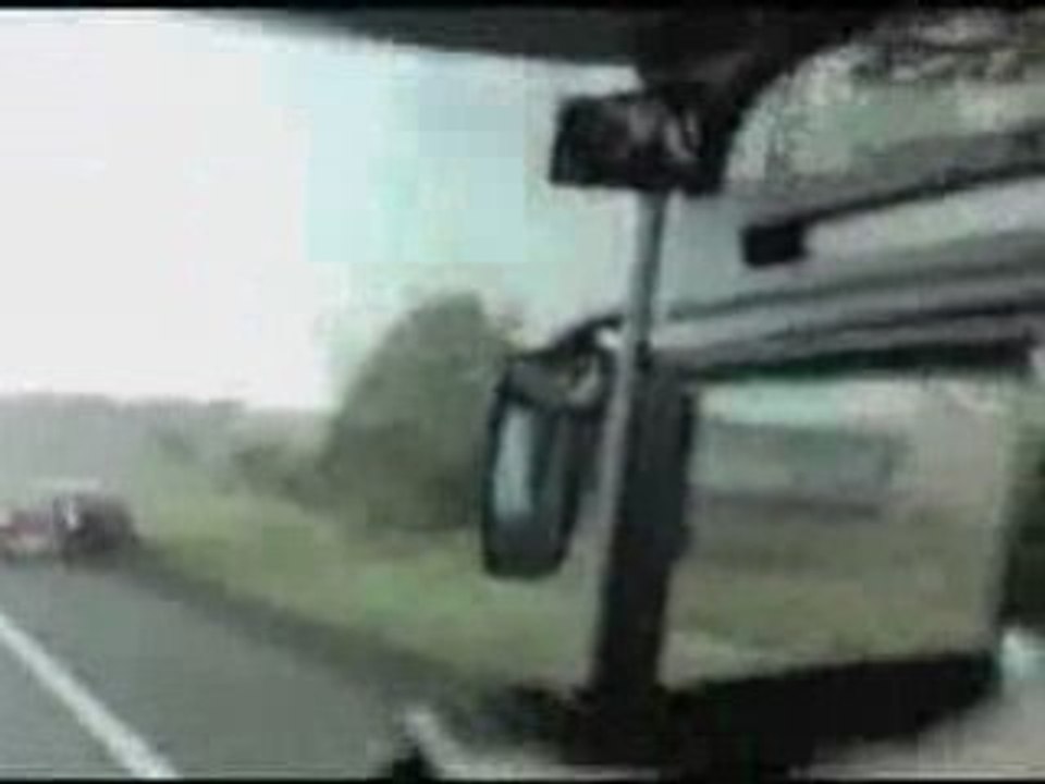 bus renversé par une tornade