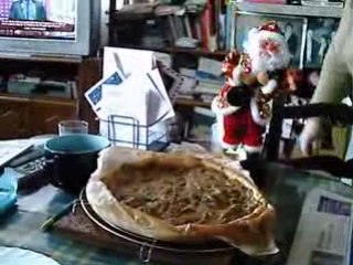 pere noel danse devant les 13 desserts