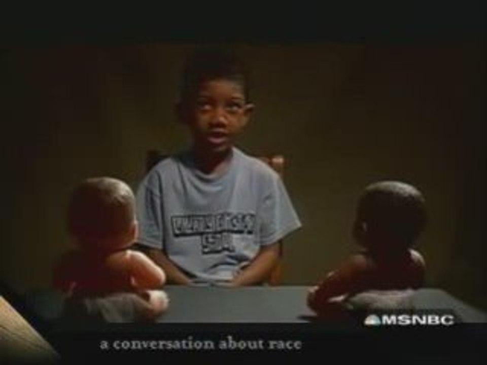 poupée noir et poupée blanche