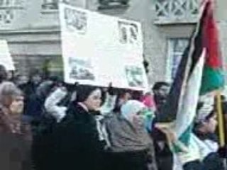 manifestation pour un scénario d'un conflit...a caen