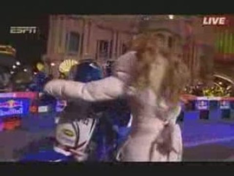 Robbie Madison Saut du nouvel an sur l'arc de triomphe