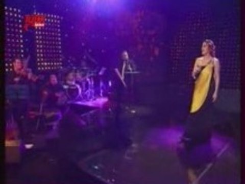 Anlamazdın aşkın nur yengi yılbaşı