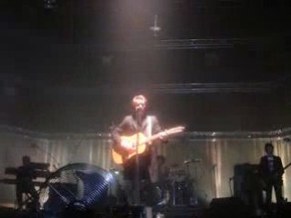 Raphael "Je sais que la terre est plate"