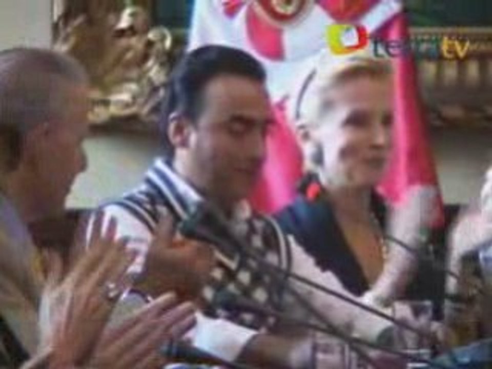 HELENA ROJO EN LIMA 2