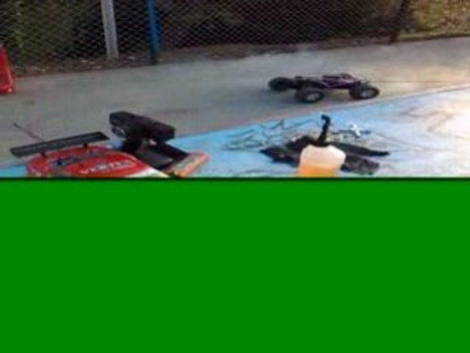 Savage X 4.6 VS Révo 3.3