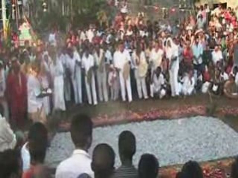 Marche sur le feu aux Casernes St Pierre le 1er/01/09.