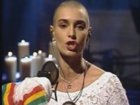 War - Sinéad O'CONNOR ( a cappella) on TV in 1992